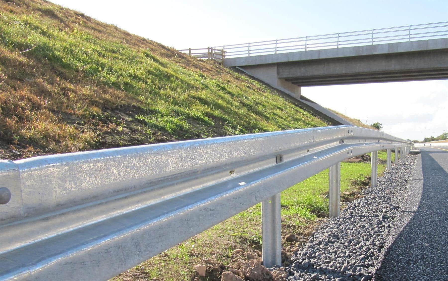 W beam crash barrier